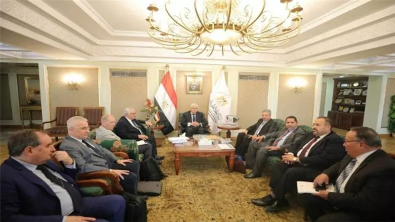 وزير التعليم العالي يلتقي وفدي الاتحاد الجغرافي الدولي والجمعية الجغرافية المصرية (صور)
