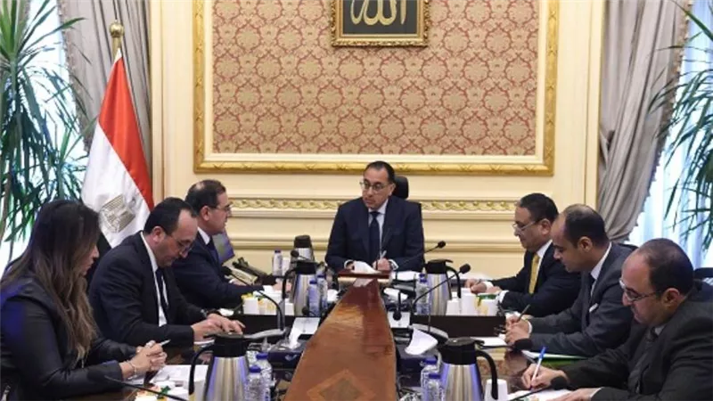 مدبولي يتابع مع وزير البترول الموقف التنفيذي لمشروع إنشاء مجمع إنتاج 