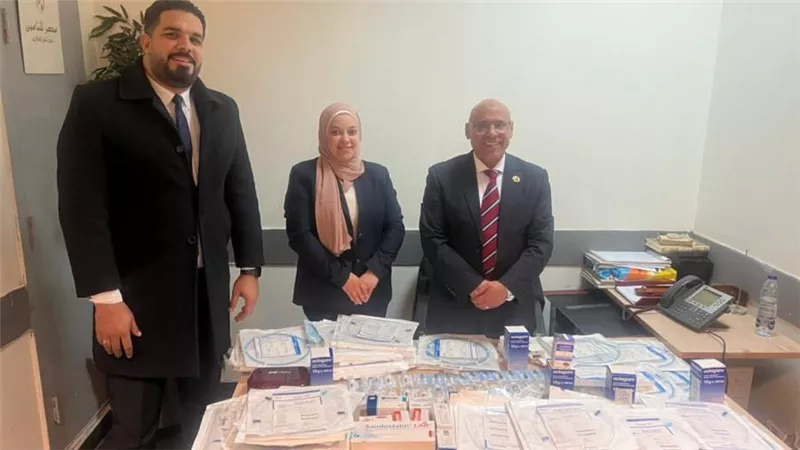 ضبط مستلزمات طبية مهربة مع راكب في مطار القاهرة 