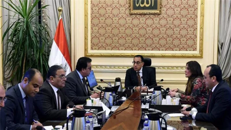 رئيس الوزراء يتابع مع وزير الصحة جهود النهوض بالرعاية الصحية