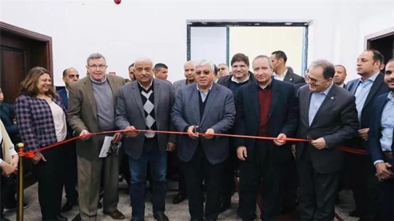 وزير التعليم العالي يفتتح المركز الجامعي للتطوير المهني بجامعة السويس (صور)