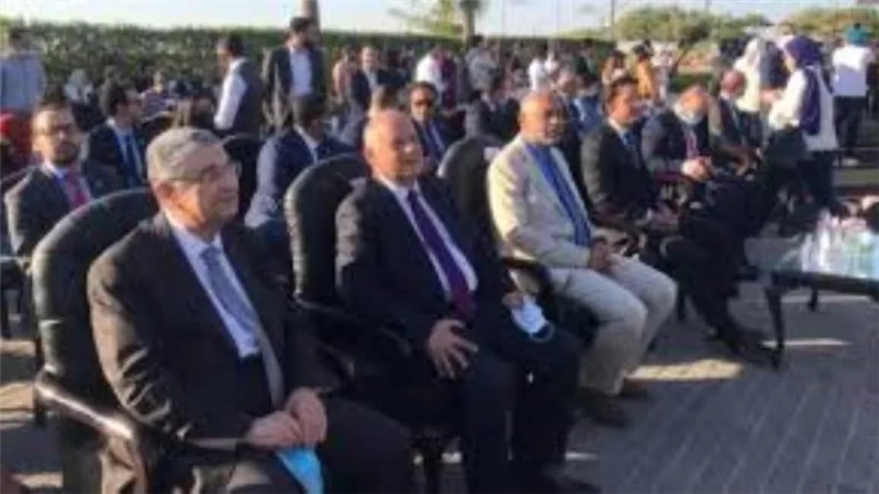 3 وزراء يشهدون تدشين أول سيارة كهربائية بالكامل