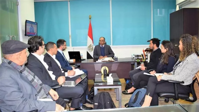 نائب وزير الإسكان يتابع مع ممثلي البنك الأوروبي موقف مشروعات المياه والصرف (صور)