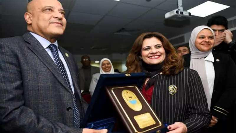 وزيرة الهجرة تستهل زيارتها لأسوان بتفقد توسعات 