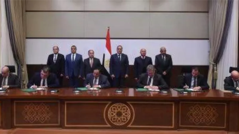 لعرض الفرص الاستثمارية بمصر.. رئيس الوزراء يلتقى وفدا من رجال الأعمال الأتراك