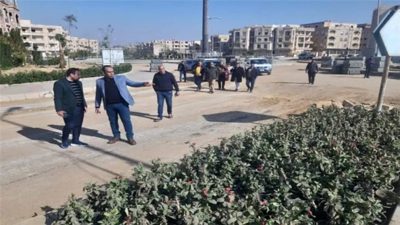 رئيس جهاز مدينة الشروق يتفقد أعمال التطوير ورفع كفاءة الطرق بعدة مناطق بالمدينة (صور)