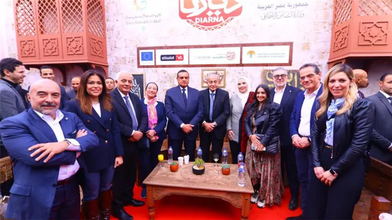 وزير التنمية المحلية يشارك في افتتاح معرض 