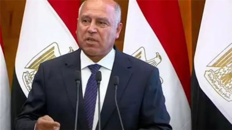 وزير النقل يوجه برفع الوعي الصحي للعاملات لضبط النمو السكانى