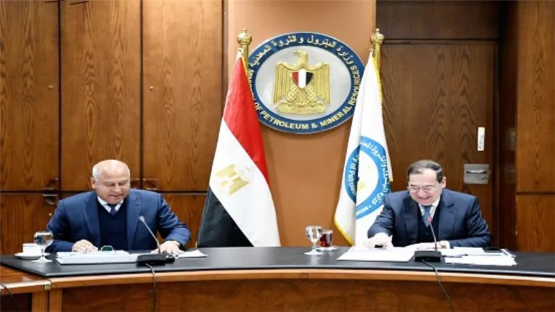 وزير البترول يعقد اجتماعا مع وزير النقل لمناقشة ودعم العمل المشترك (صور)