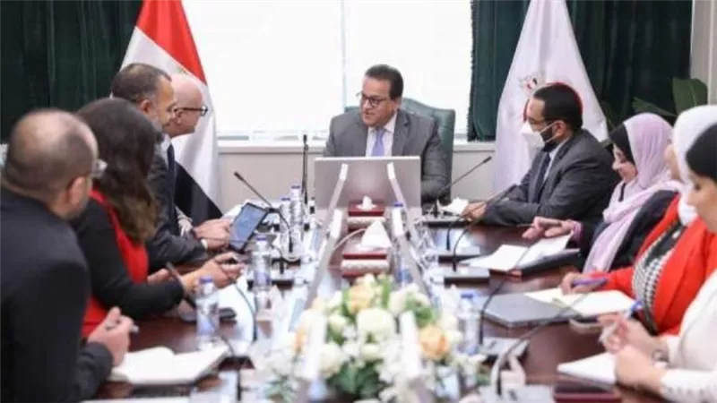 وزير الصحة يبحث توطين صناعة الأدوية الخاصة بعلاجات الأورام مع كبرى الشركات السويسرية