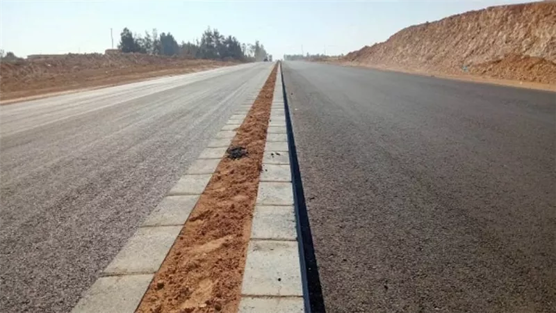وزير الإسكان يتابع تنفيذ مشروعات البنية التحتية بمدينة برج العرب (صور)
