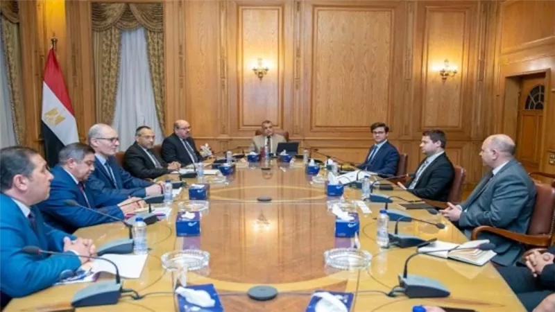 وزير الإنتاج الحربي يستقبل وفد 