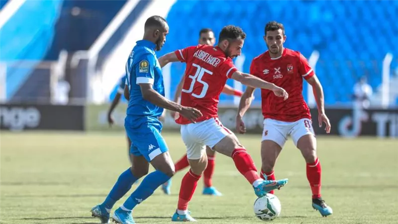 الشوط الأول.. الأهلي يتقدم على القطن الكاميروني بهدفي 