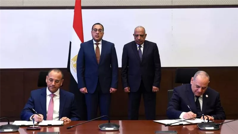 رئيس الوزراء يشهد التوقيع على مذكرة تفاهم لتطوير شركة النصر للزجاج والبلور