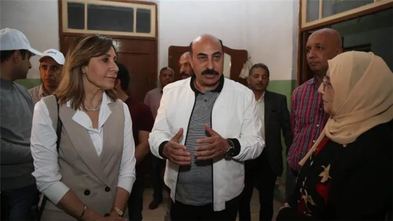 وزيرة الثقافة ومحافظ أسوان يتفقدان منزل 