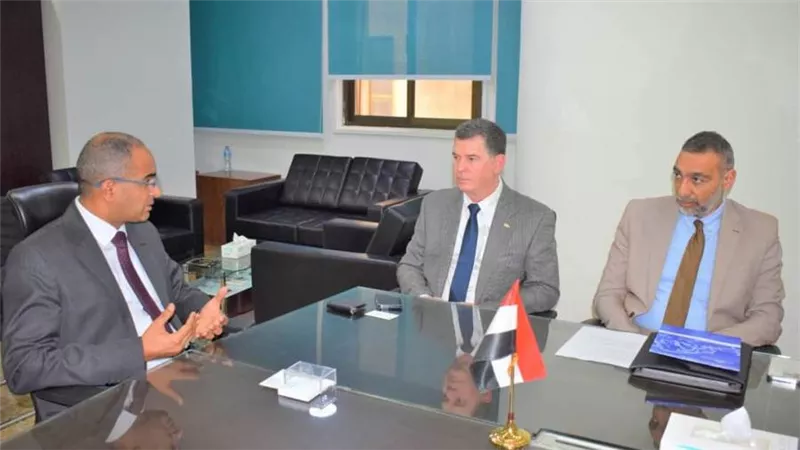 نائب وزير الإسكان يلتقي رئيس الشركة المصرية الألمانية للطلمبات لمتابعة إجراءات توطين صناعتها محليا