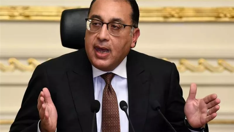 رئيس الوزراء يستعرض تقريرًا لوزير الاتصالات عن استخدام مقرات مكاتب البريد لتقديم خدمات الشهر العقاري