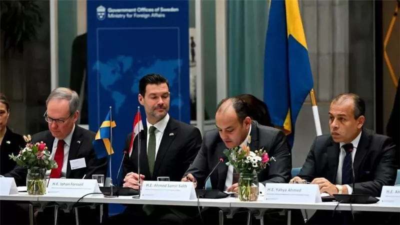 وزير التجارة يزور ايريكسون العالمية ومجموعة Ahlens لسلاسل السوبر ماركت