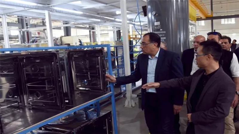 رئيس الوزراء يتفقد مصنع شركة مايديا للغسالات بالمنطقة  الصناعية الصينية 