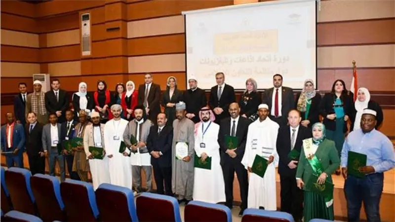 وزير الأوقاف يكرم المشاركين في دورة اتحاد إذاعات وتلفزيونات التعاون الإسلامي 