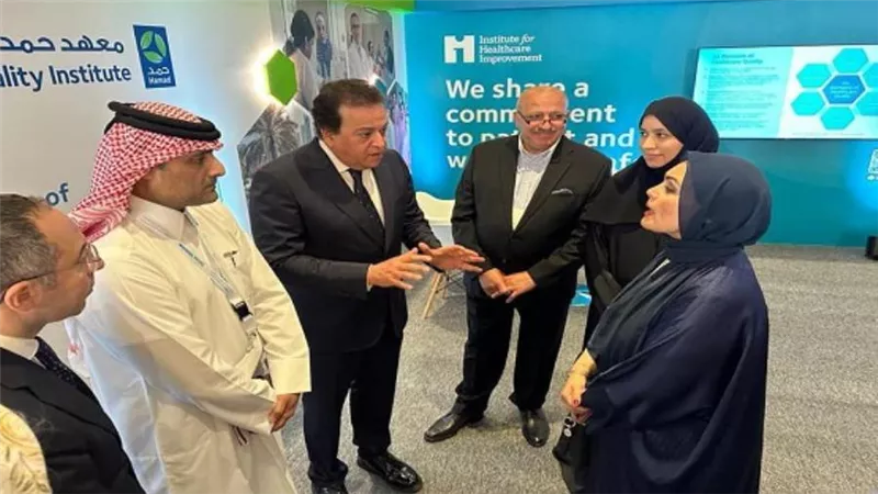 وزير الصحة يشارك بمنتدى الشرق الأوسط للجودة والسلامة في الرعاية الصحية بقطر (صور)
