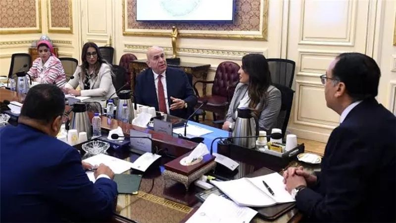 رئيس الوزراء: الالتزام بسرعة صرف مستحقات المُصدرين في برنامج الأعباء الجديد