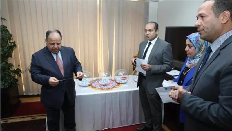 «معيط» يشهد إجراء قرعة الحج بين العاملين بوزارة المالية 