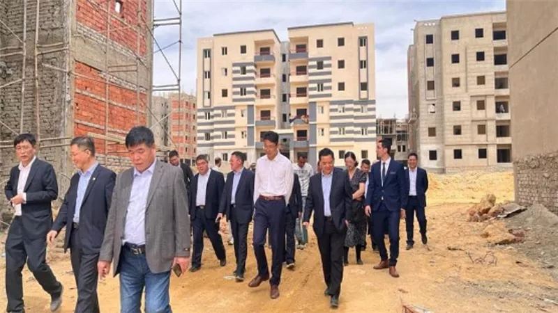 وفد صيني يزور مدينة السويس الجديدة للتعرف على  المدينة والإطلاع على فرص الاستثمار (صور)
