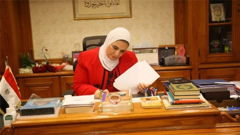 التضامن تعفي المسنين من أجرة المترو والسكك الحديدية 
