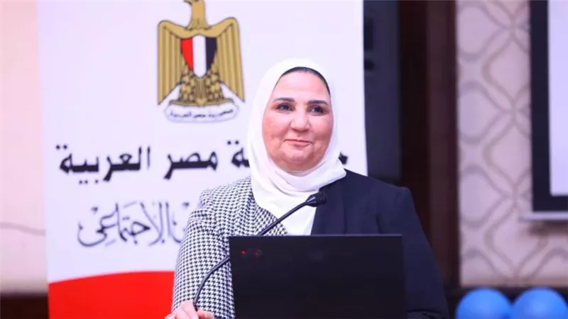 وزيرة التضامن تشارك كبار السن الاحتفال بالمرحلة الرابعة لمبادرة الوزارة 