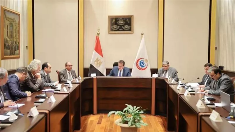 وزير الصحة يؤكد أهمية دور  لجنة «دراسة تحسين أحوال الأطباء» وحرصه على تحسين اوضاع جميع العاملين بالقطاع الصحي 