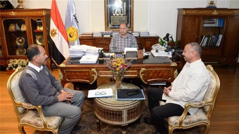 محافظ أسيوط: طرح مناقصة إنشاء مدفن صحي ومصنع لتدوير المخلفات الصلبة 