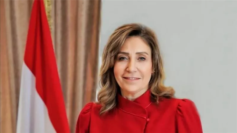 وزيرة الثقافة تعتمد برنامج احتفالات الوزارة بشهر رمضان المبارك