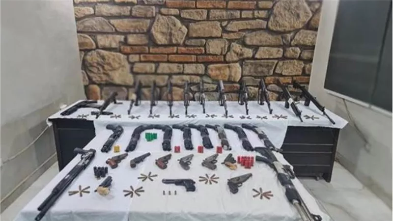 الأمن العام يضبط 23 متهمًا بـ31 قطعة سلاح ناري في أسيوط 