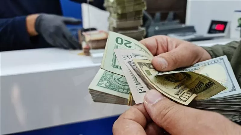سعر الدولار الآن مقابل الجنيه في أول يوم عمل للبنوك بعد رفع أسعار الفائدة 