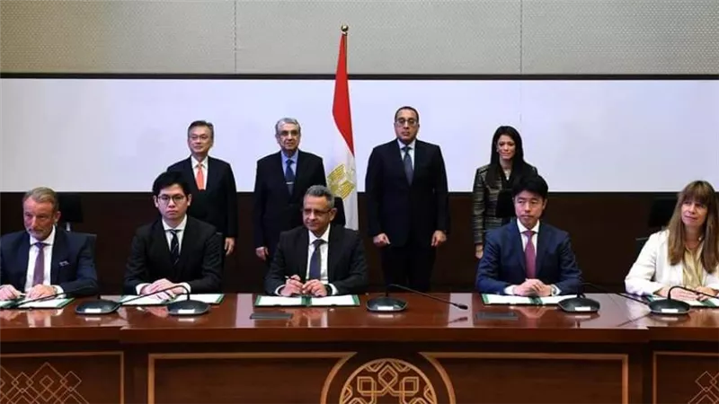 رئيس الوزراء يشهد توقيع اتفاقية الإغلاق المالي لمشروع إنشاء مزرعة رياح جديدة في منطقة خليج السويس بقدرة 500 ميجاوات