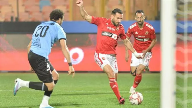 الأهلي يتقدم بهدف عكسي أمام غزل المحلة في الشوط الأول بالدوري المصري
