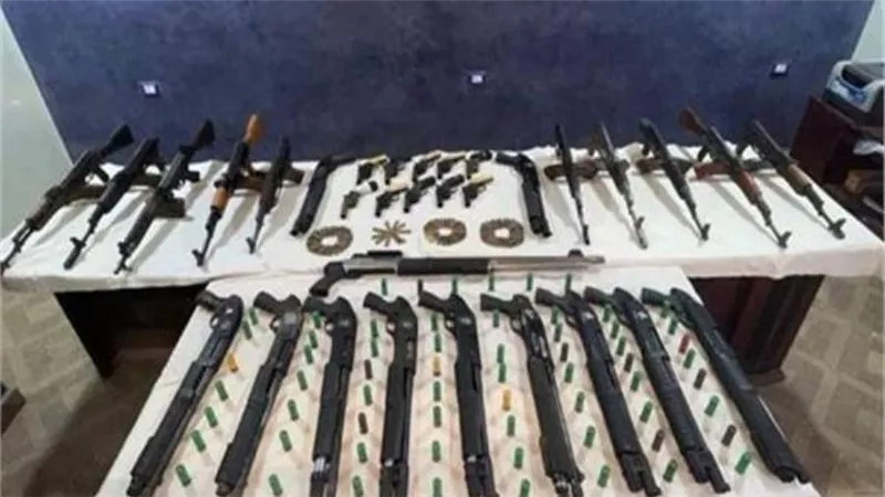 ضبط 29 متهمًا و32 قطعة سلاح ناري في حملة أمنية بأسيوط 