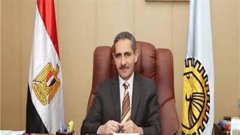 محافظ الغربية يناقش مشروعات الرصف بـ«خطة 23/24»