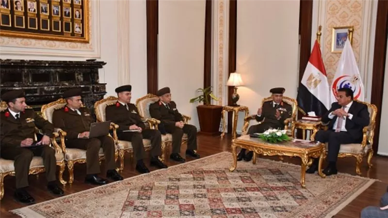 وزير الصحة يناقش مع مدير الإشارة أوجه الاستفادة من الشبكة الوطنية للطوارئ (صور)