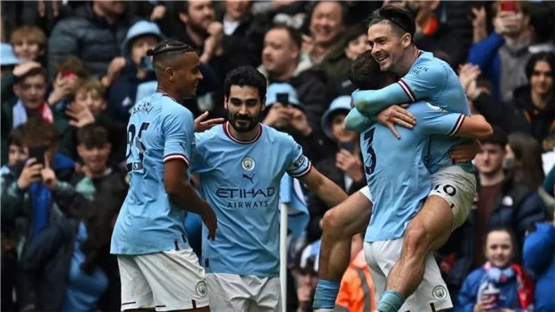 برشلونة يتوصل إلى اتفاق مع نجم وسط مانشستر سيتي 