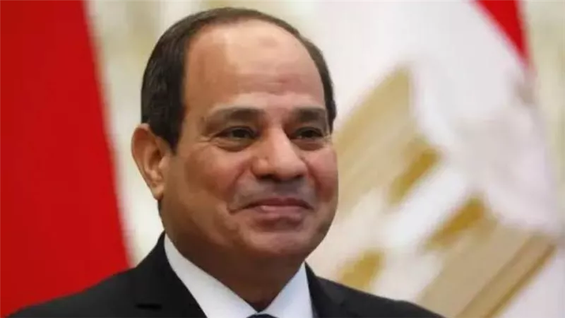 الرئيس السيسي يشارك في إفطار الأسرة المصرية بالأسمرات