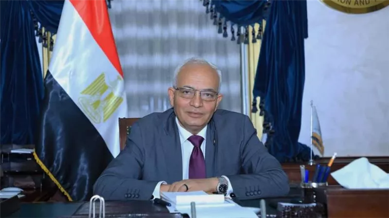 وزير التعليم يطمئن على أوضاع البعثة التعليمية والطلاب المصريين في السودان