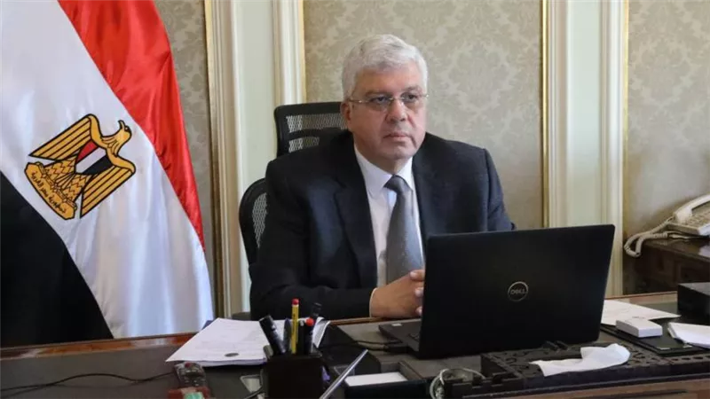 وزير التعليم العالي يرأس اجتماع المعهد القومي للبحوث الفلكية والجيوفيزيقية