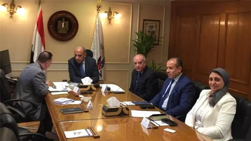 وزير قطاع الأعمال يوجه بزراعة الذرة الشامية والصفراء في أراضي شركة جنوب الوادي بتوشكى خلال موسم الزراعة الصيفي
