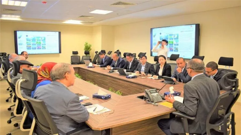 «الإسكان» تبحث «Energy China» الصينية التعاون في مياه الشرب والصرف الصحي (صور)