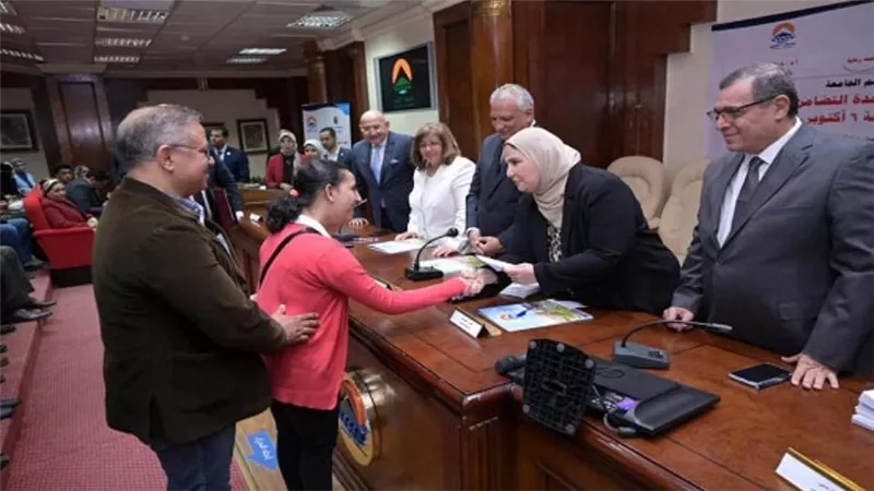 «التضامن» تستعرض تقريرا عن الأنشطة المنفذة بوحداتها داخل الجامعات (صور)