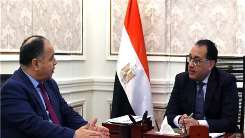 رئيس الوزراء يستعرض مع وزير المالية مستهدفات موازنة العام المالي المقبل 2023-2024 