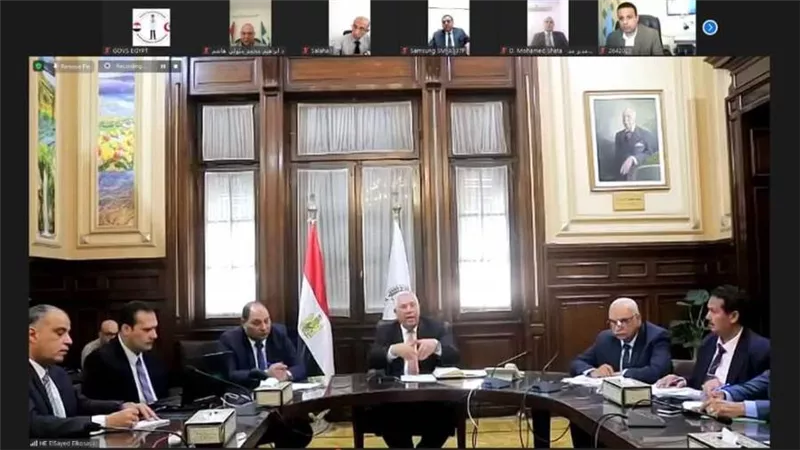 وزير الزراعة يجتمع مع مديري مديريات الزراعة والطب البيطري
