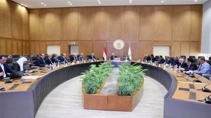 وزير التعليم العالي يعقد اجتماعًا مع رؤساء مجالس أمناء ورؤساء أفرع الجامعات الأجنبية بالعاصمة الإدارية (صور)